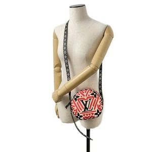 Louis Vuitton Monogram Giant LV Crafty Boite Chapeau Souple Canvas Shoulder Bag